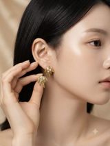 Necklace thumbnail 3